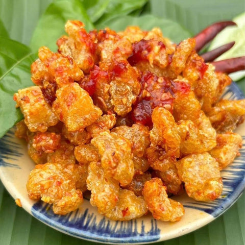Ma Look Rind Ma 4 Crispy Pork Rinds with Fish Sauce, Garlic & Chili (Tóp Mỡ Rim Tỏi ...